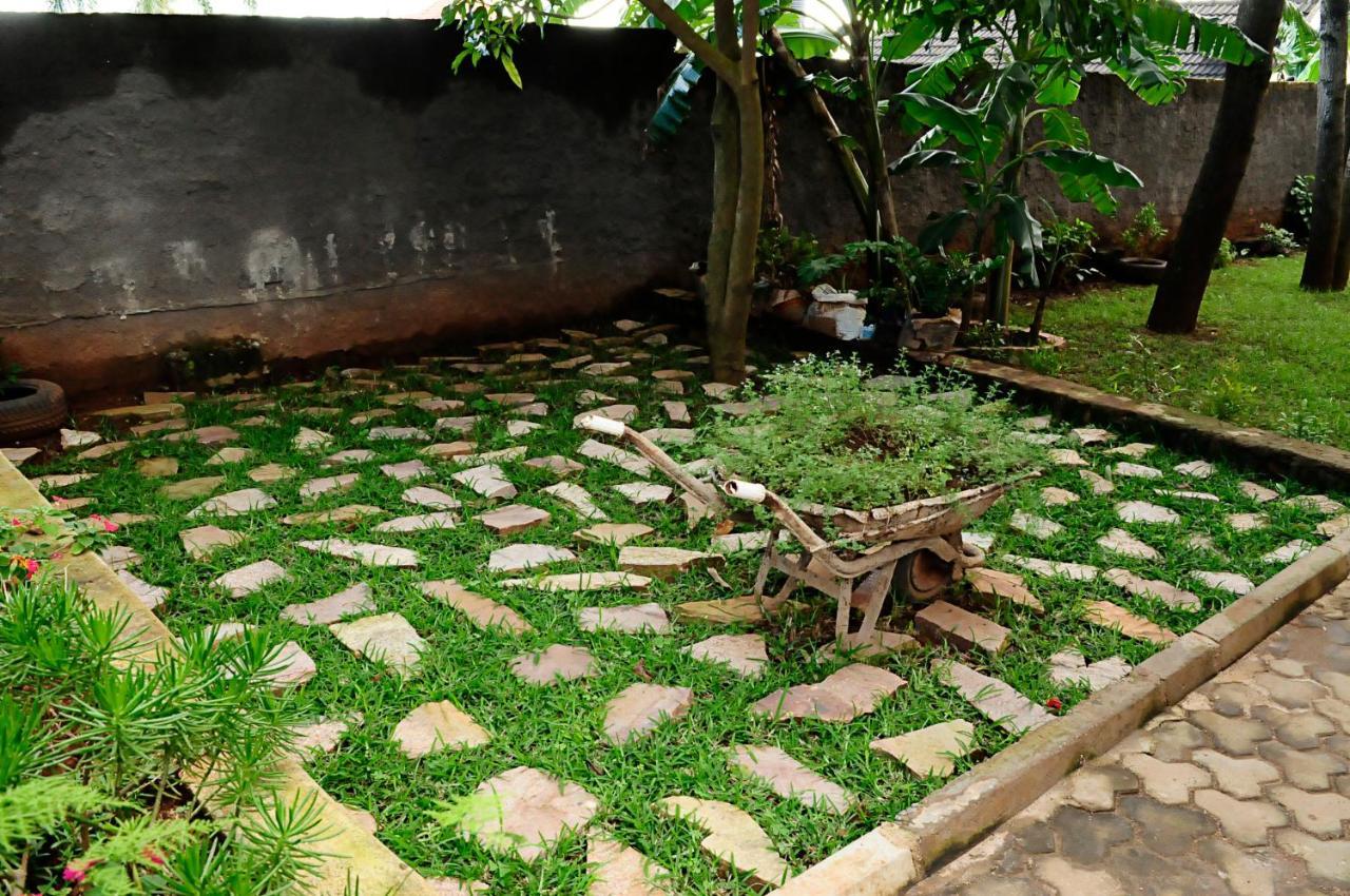 캄팔라 The Shoebill Nest B&B 외부 사진